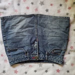 Squeeze denim mini skirt!